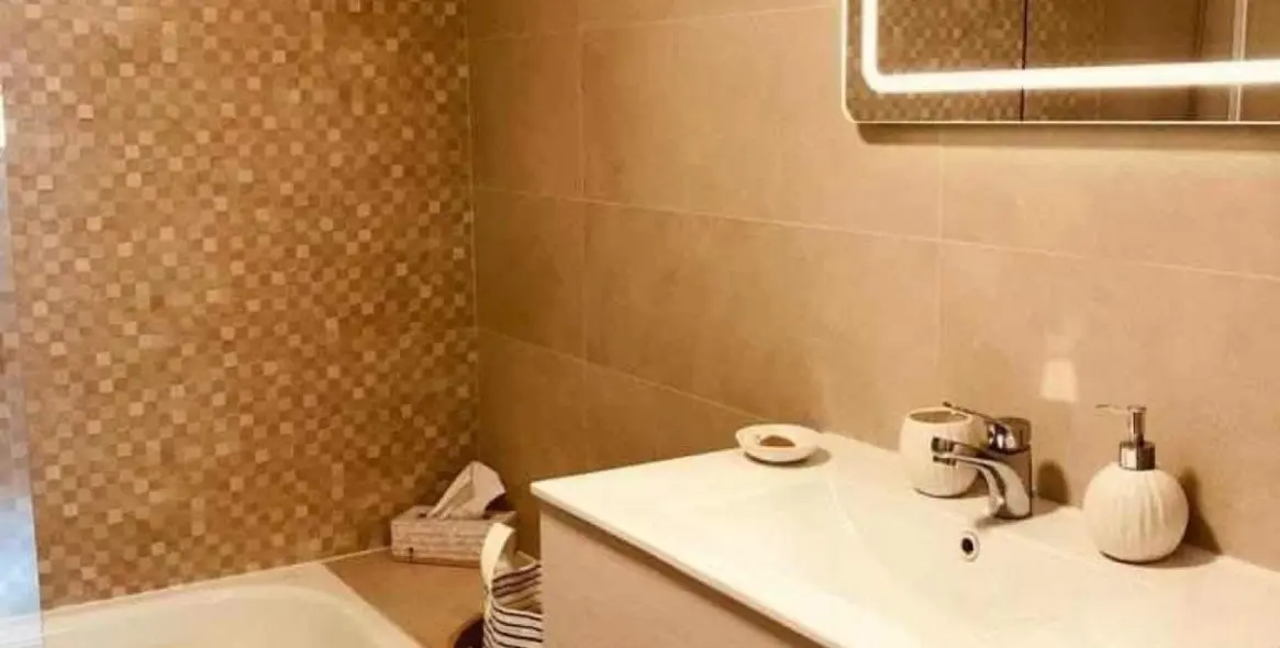 Long-term rent of middle floor apartment in La Campana 9