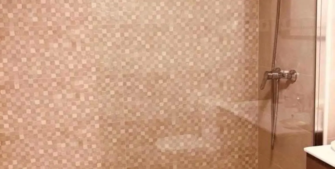 Long-term rent of middle floor apartment in La Campana 11