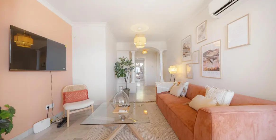 Alquiler a largo plazo de apartamento en planta media en Nueva Andalucía 4