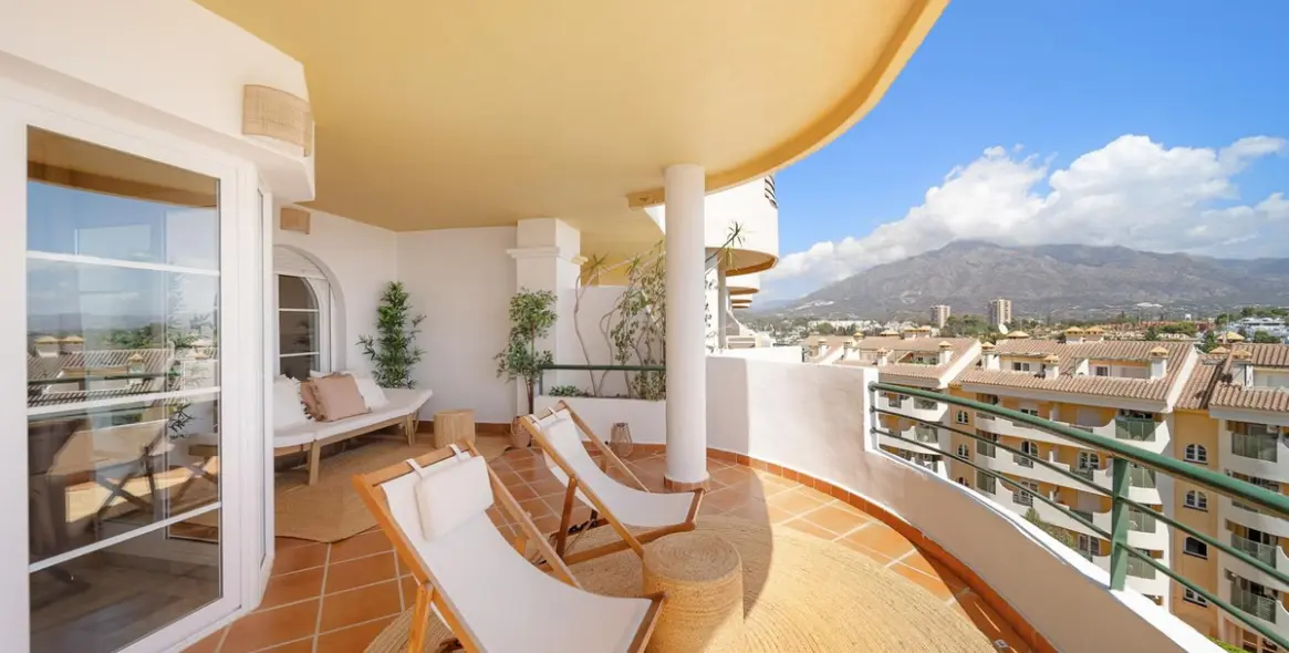 Alquiler a largo plazo de apartamento en planta media en Nueva Andalucía 9