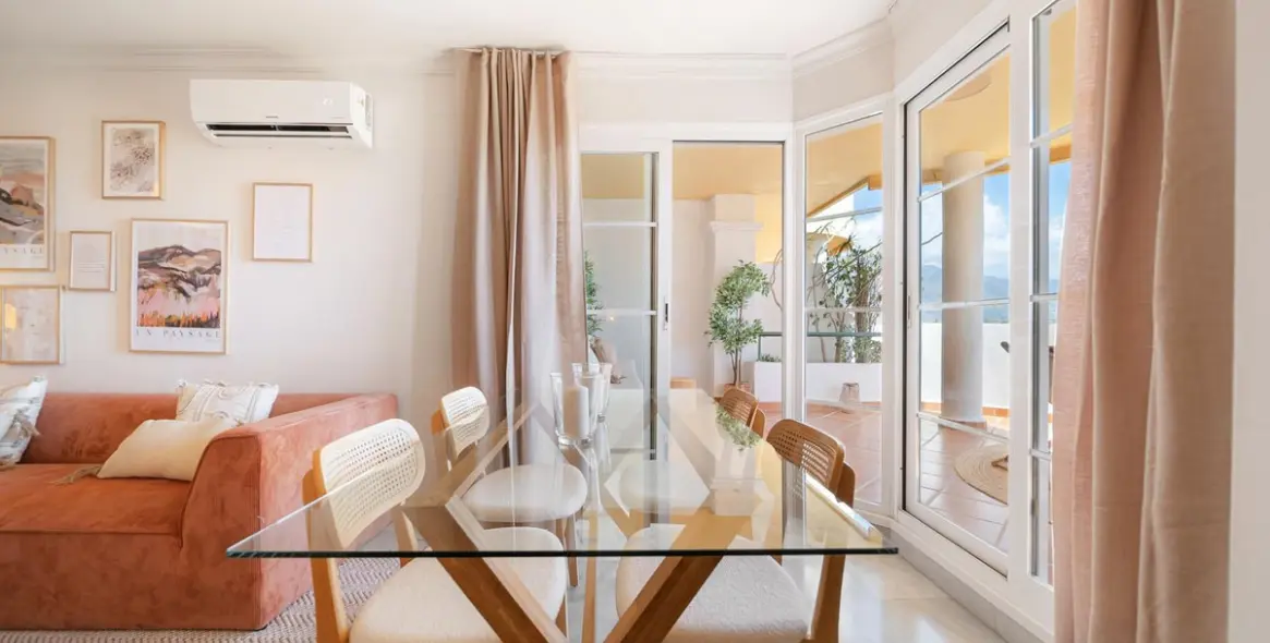 Alquiler a largo plazo de apartamento en planta media en Nueva Andalucía 13