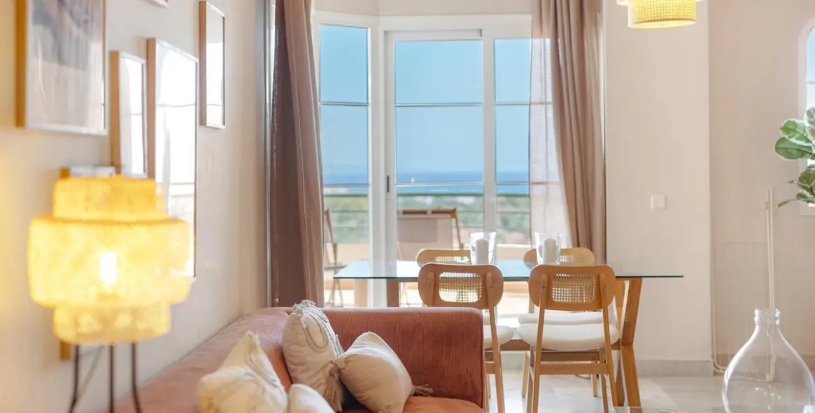 Alquiler a largo plazo de apartamento en planta media en Nueva Andalucía 27