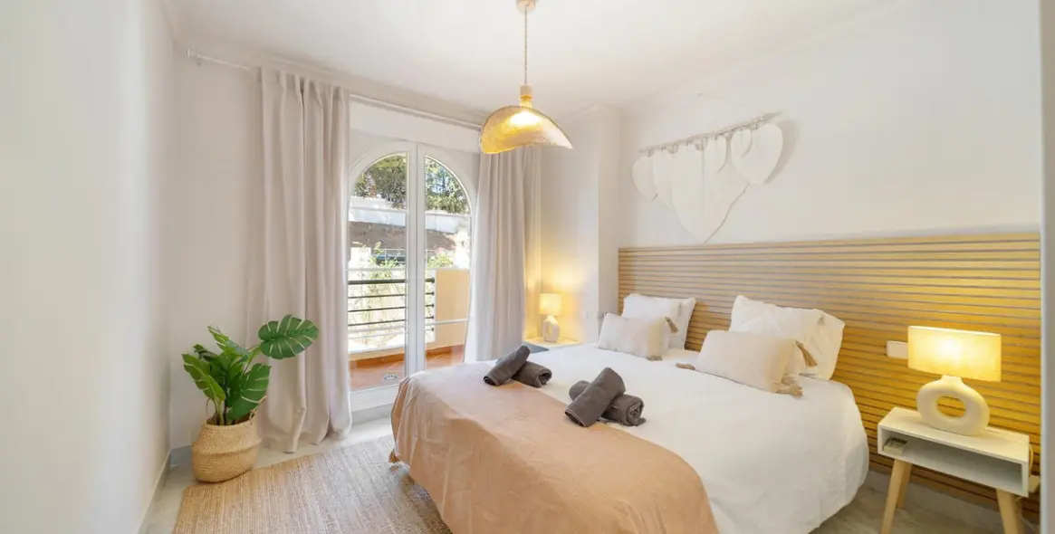 Alquiler a largo plazo de apartamento en planta media en Nueva Andalucía 29