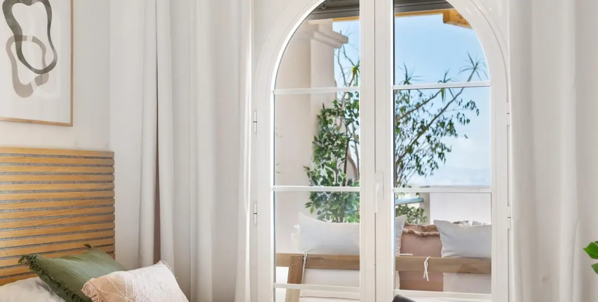 Alquiler a largo plazo de apartamento en planta media en Nueva Andalucía 32