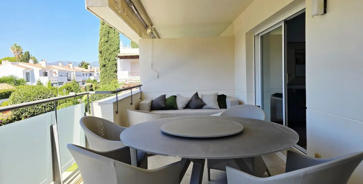 Long-term rent of middle floor apartment in San Pedro de Alcántara 11