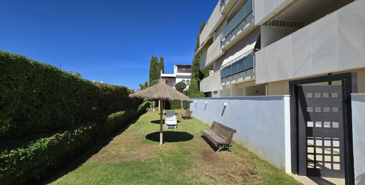 Alquiler a largo plazo de apartamento en planta media en San Pedro de Alcántara 28