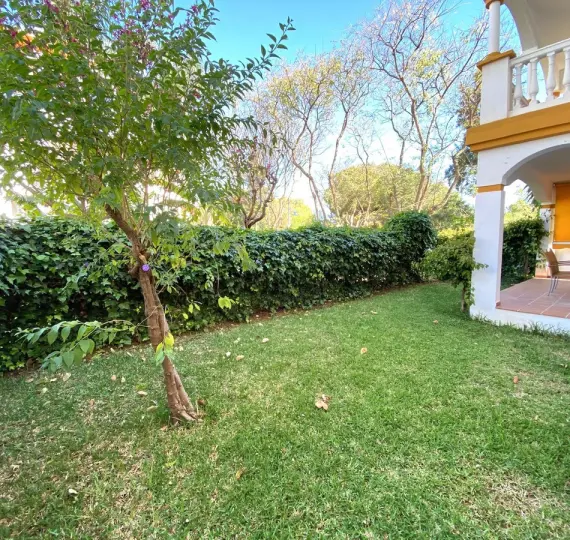 Long-term rent of ground floor apartment in Nueva Andalucía