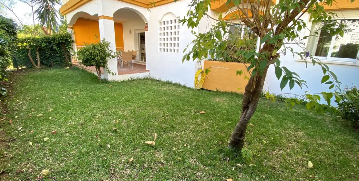 Alquiler a largo plazo de apartamento en planta baja en Nueva Andalucía 5