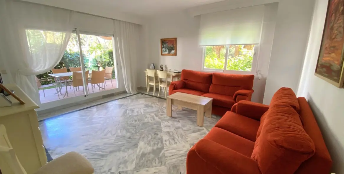 Alquiler a largo plazo de apartamento en planta baja en Nueva Andalucía 7
