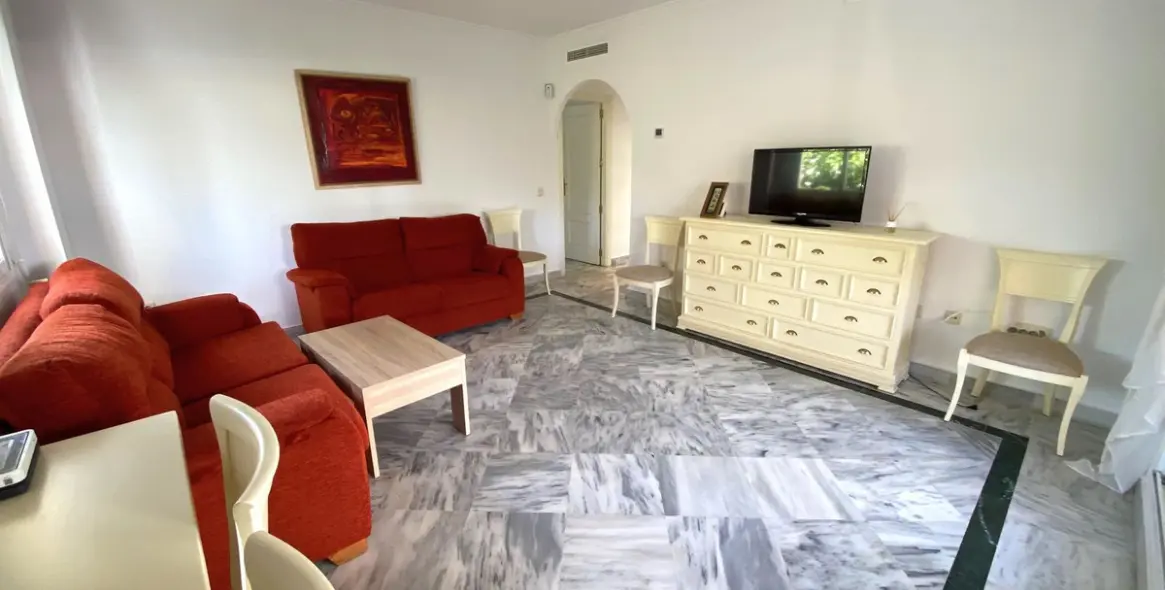 Alquiler a largo plazo de apartamento en planta baja en Nueva Andalucía 9