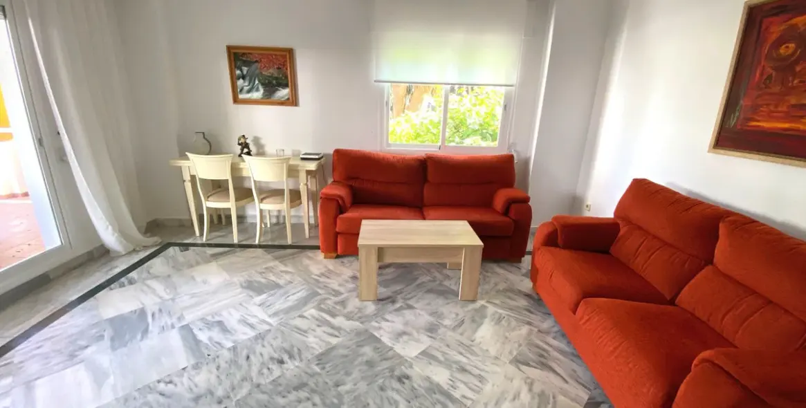 Alquiler a largo plazo de apartamento en planta baja en Nueva Andalucía 11