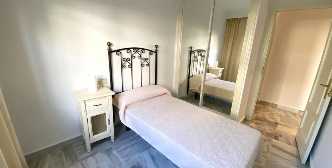 Alquiler a largo plazo de apartamento en planta baja en Nueva Andalucía 20