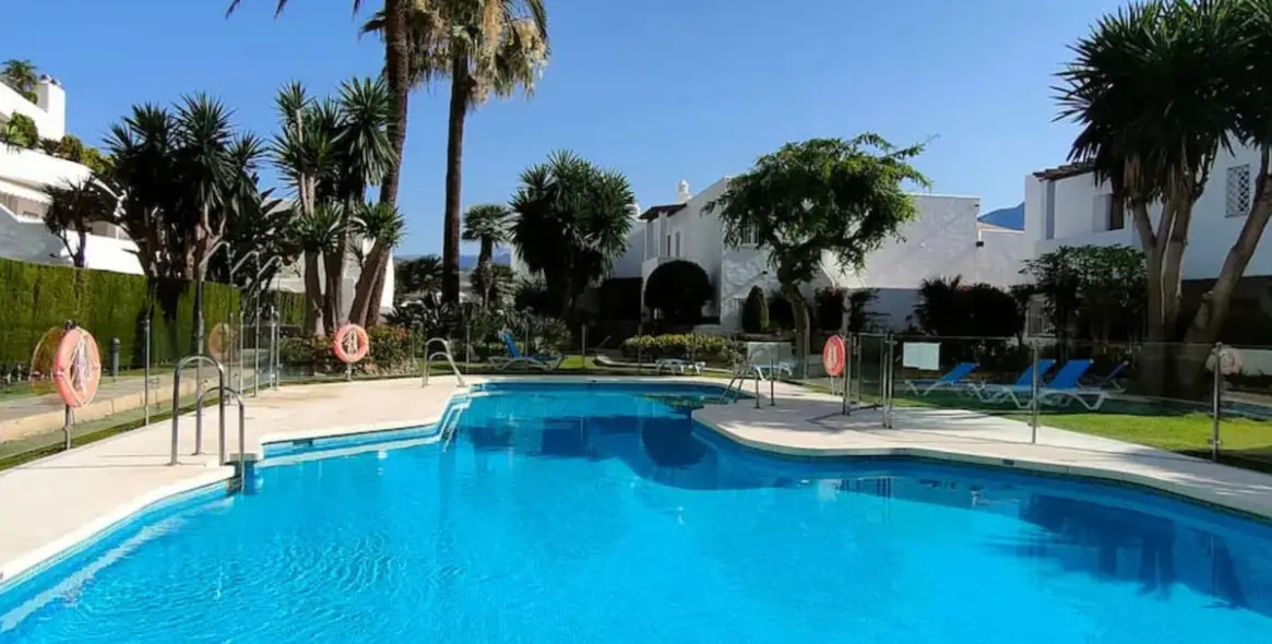 Long-term rent of penthouse in Nueva Andalucía 2