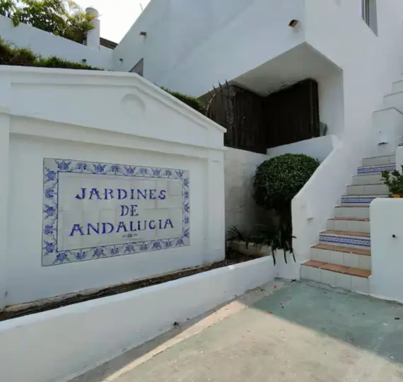 Long-term rent of penthouse in Nueva Andalucía