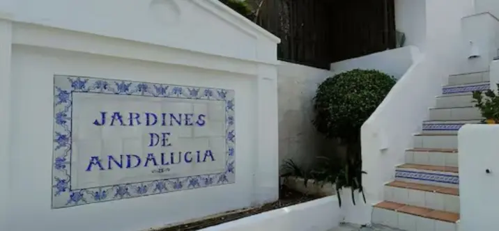 Long-term rent of penthouse in Nueva Andalucía 4