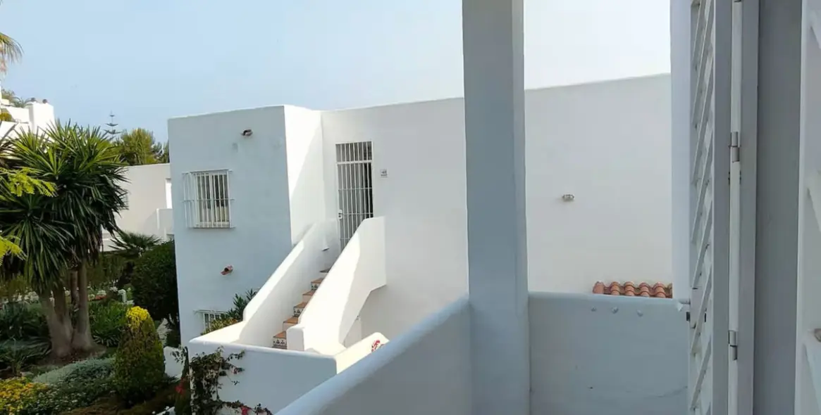 Long-term rent of penthouse in Nueva Andalucía 6