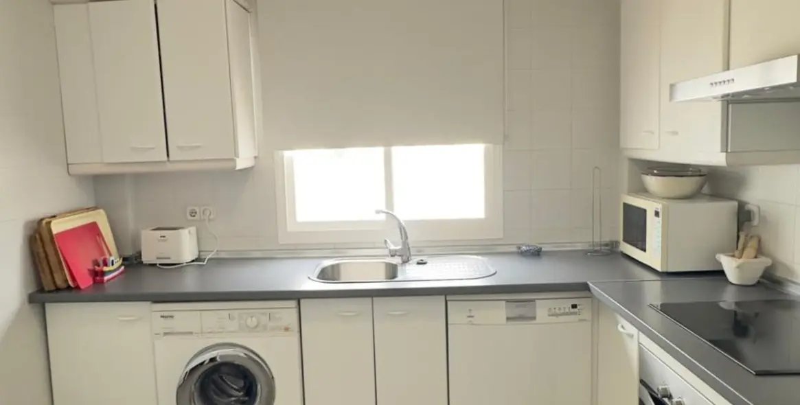 Long-term rent of penthouse in Nueva Andalucía 19