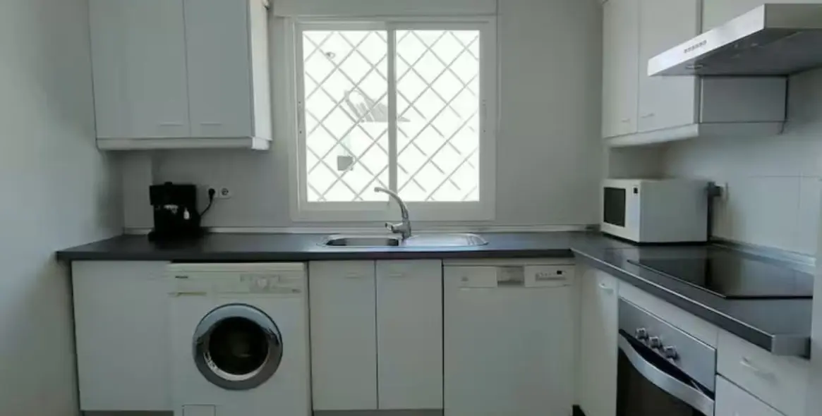 Long-term rent of penthouse in Nueva Andalucía 20