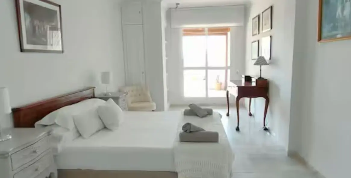 Long-term rent of penthouse in Nueva Andalucía 28