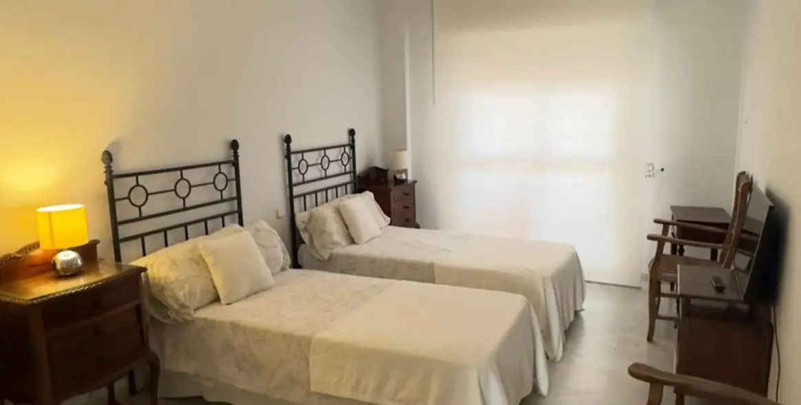 Long-term rent of penthouse in Nueva Andalucía 29