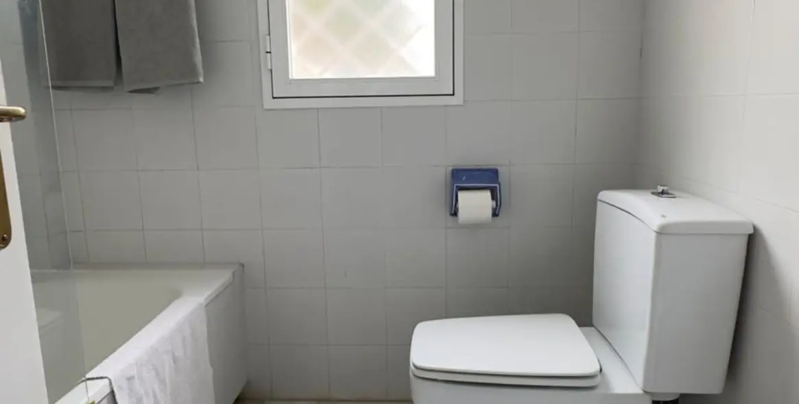 Long-term rent of penthouse in Nueva Andalucía 34