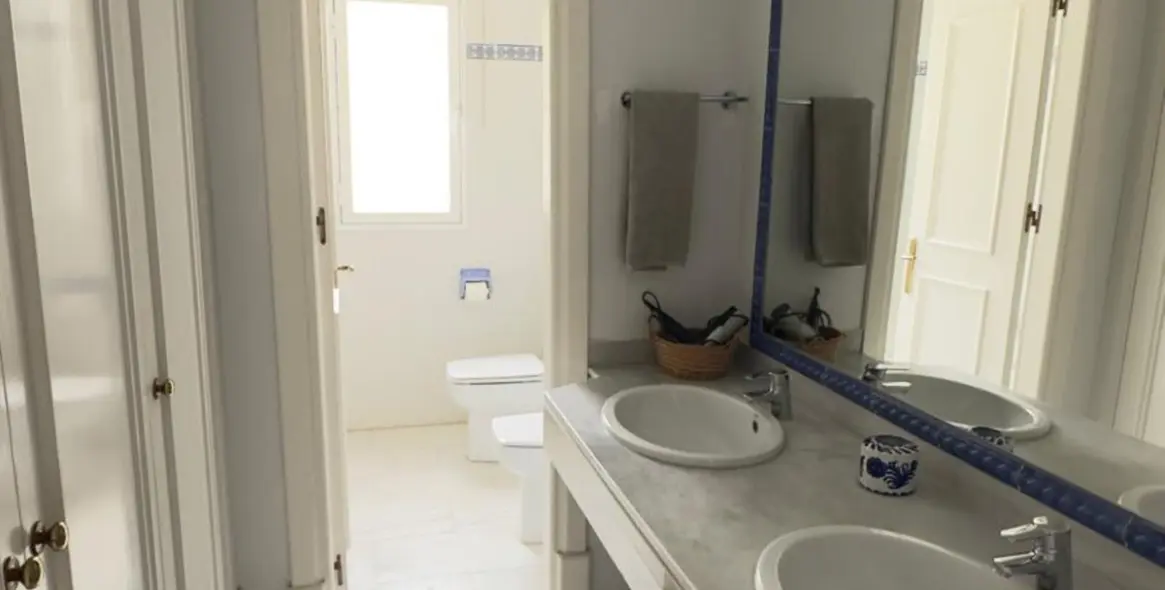Long-term rent of penthouse in Nueva Andalucía 35