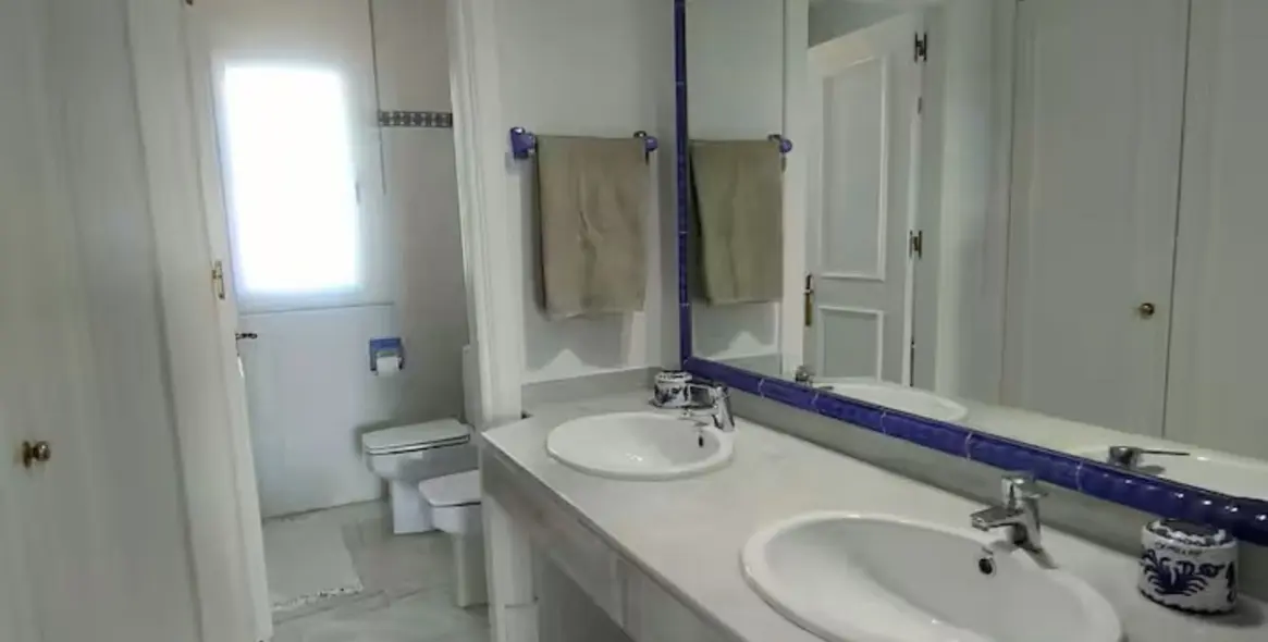 Long-term rent of penthouse in Nueva Andalucía 41