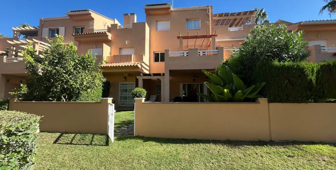 Long-term rent of ground floor apartment in Carib Playa 5