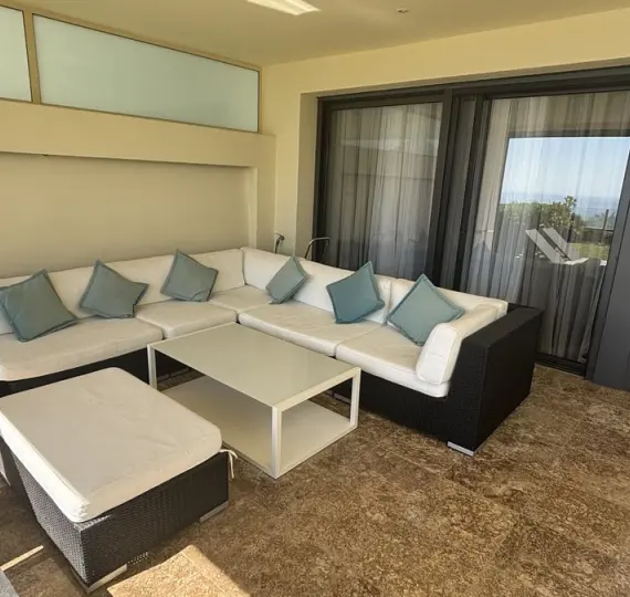 Ground floor apartment R5173765