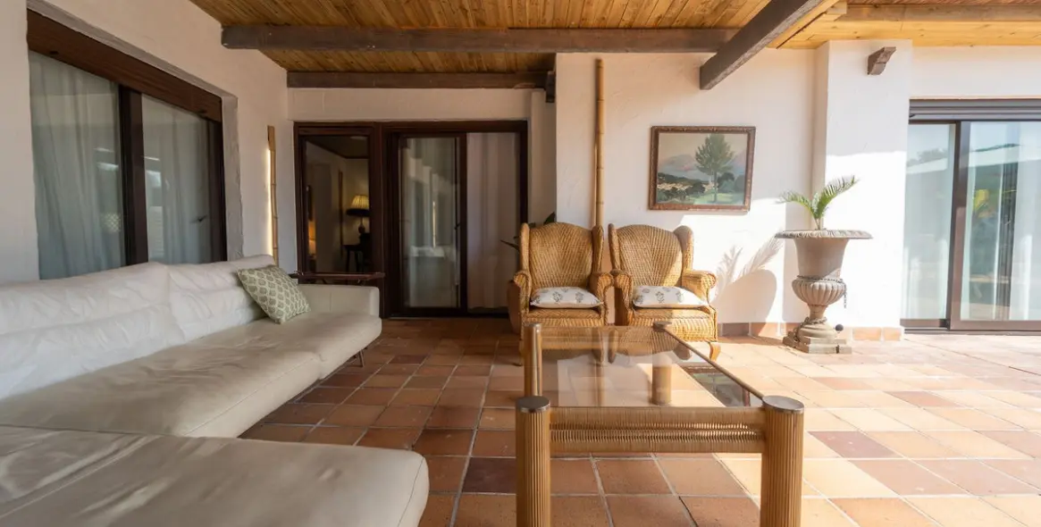 Long-term rent of penthouse in Marbella 12