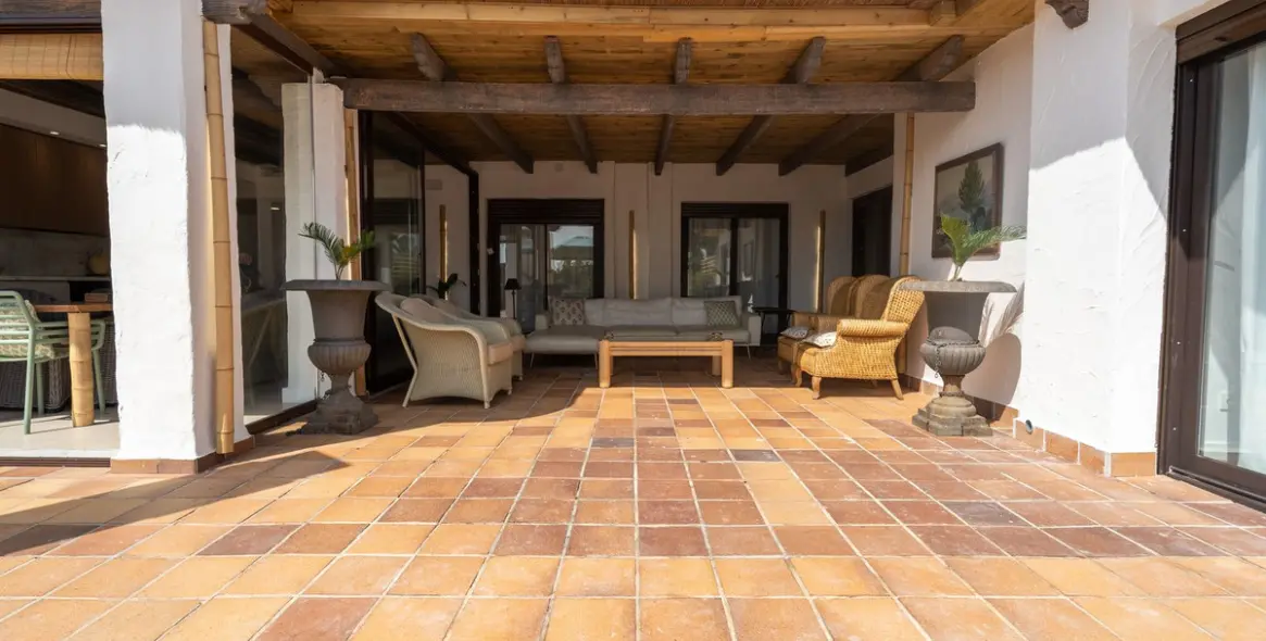 Long-term rent of penthouse in Marbella 16