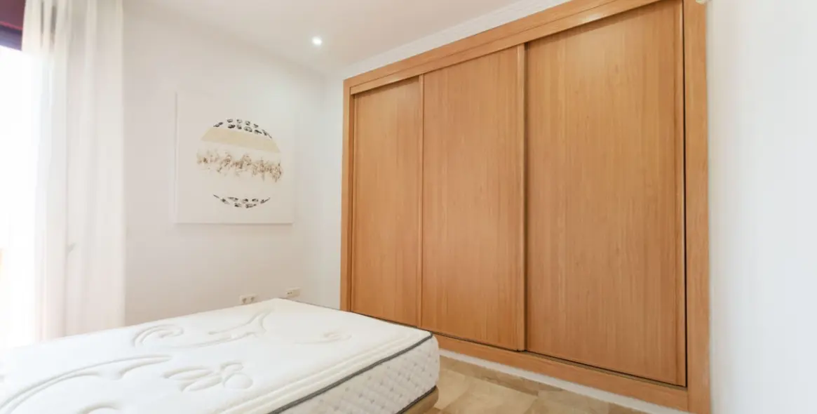 Long-term rent of middle floor apartment in New Golden Mile 14