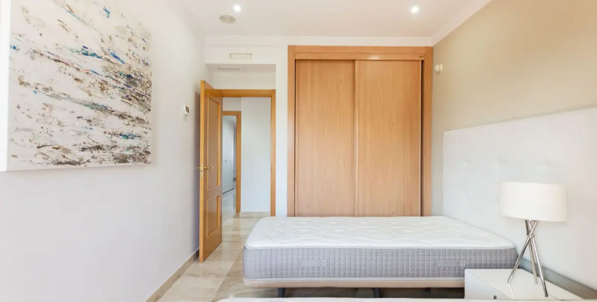 Long-term rent of middle floor apartment in New Golden Mile 18