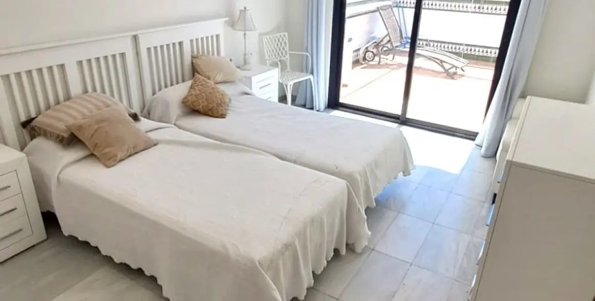 Долгосрочная аренда апартаментов на среднем этаже в Marbella (район Puerto Banús) 9