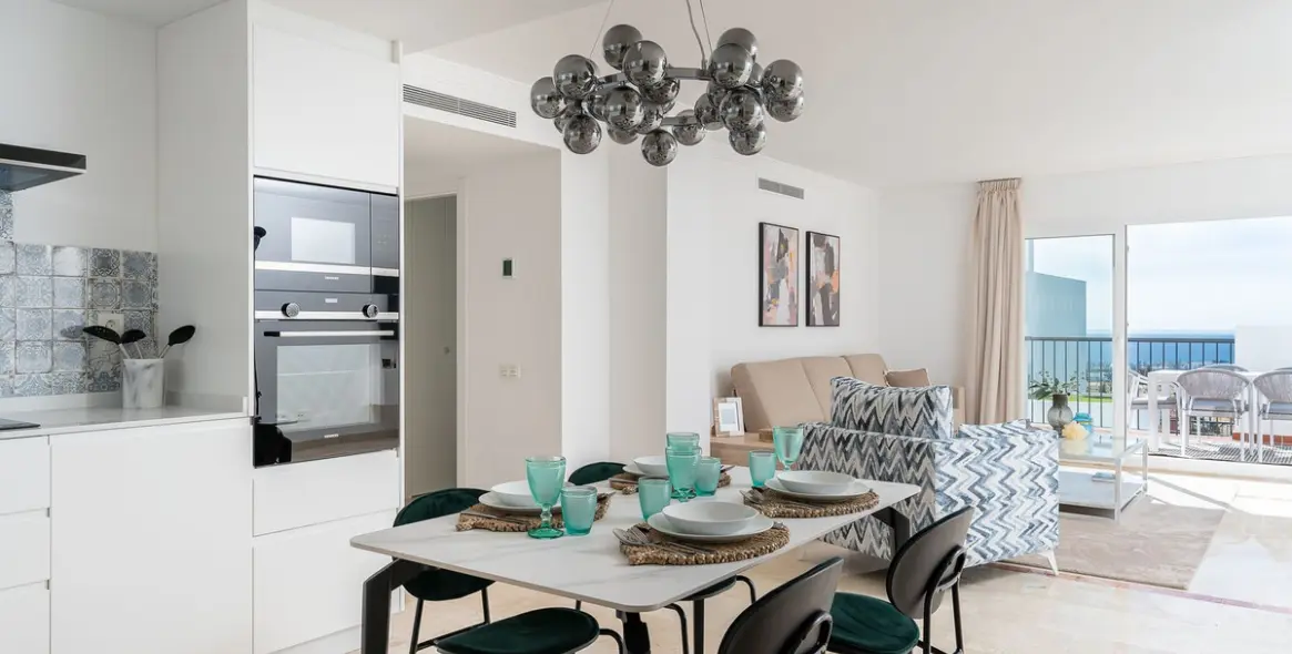 Long-term rent of penthouse in El Paraiso 1