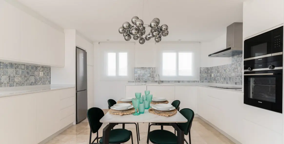 Long-term rent of penthouse in El Paraiso 2