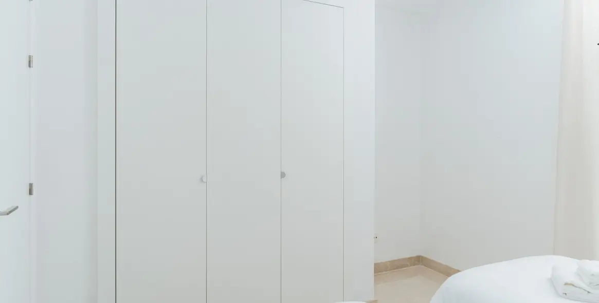 Long-term rent of penthouse in El Paraiso 18