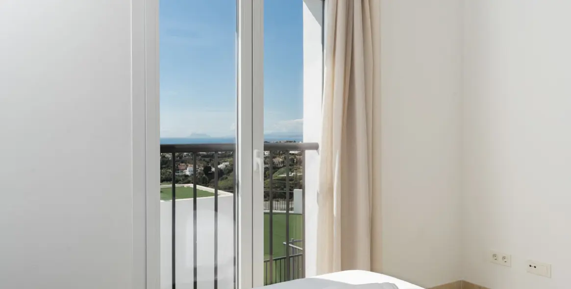 Long-term rent of penthouse in El Paraiso 20