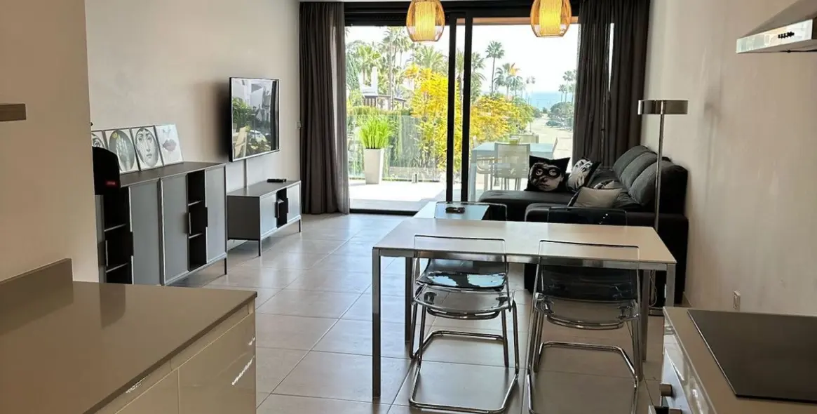 Long-term rent of middle floor apartment in Cancelada 4