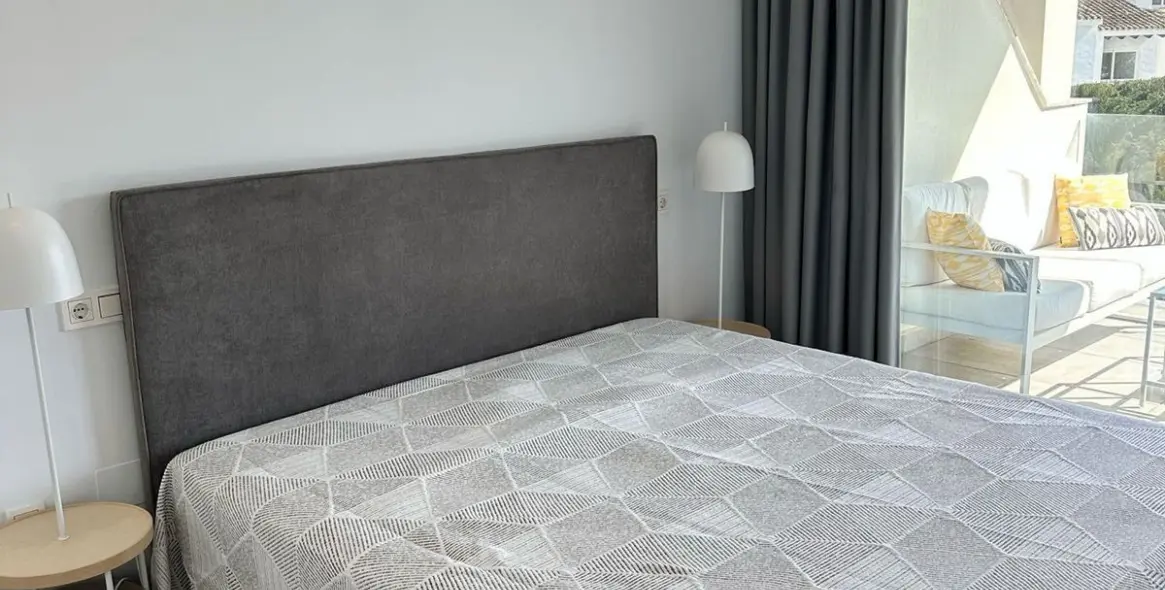 Long-term rent of middle floor apartment in Cancelada 8