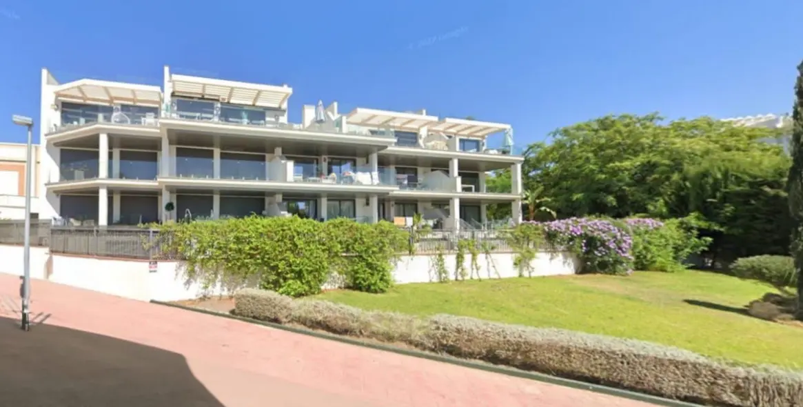 Long-term rent of middle floor apartment in Cancelada 12