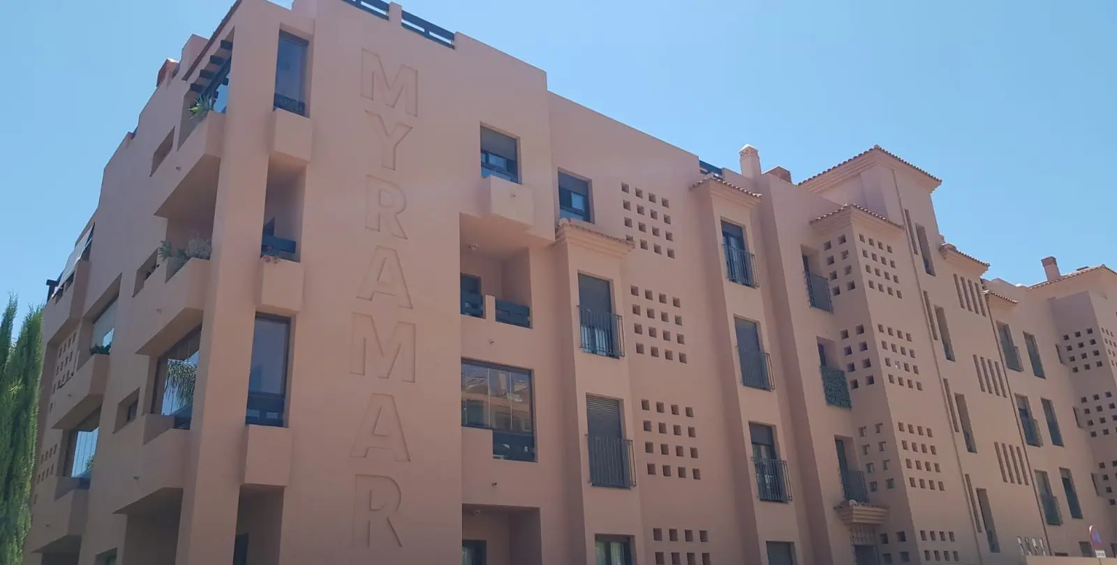 Sale of penthouse in Benalmadena 2