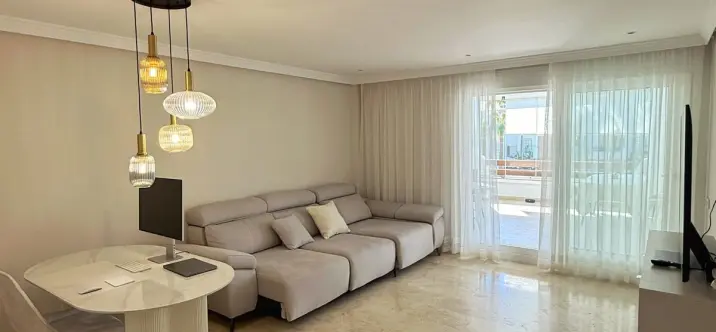 Долгосрочная аренда апартаментов на среднем этаже в Selwo 0