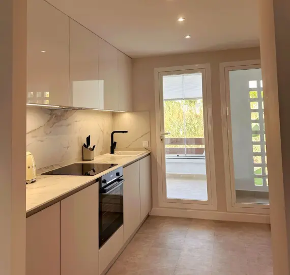 Долгосрочная аренда апартаментов на среднем этаже в Selwo