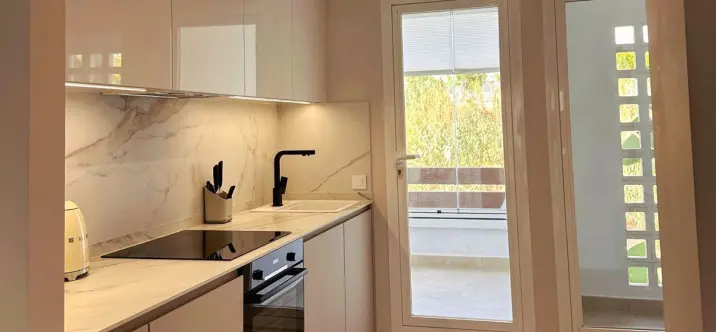 Долгосрочная аренда апартаментов на среднем этаже в Selwo 3