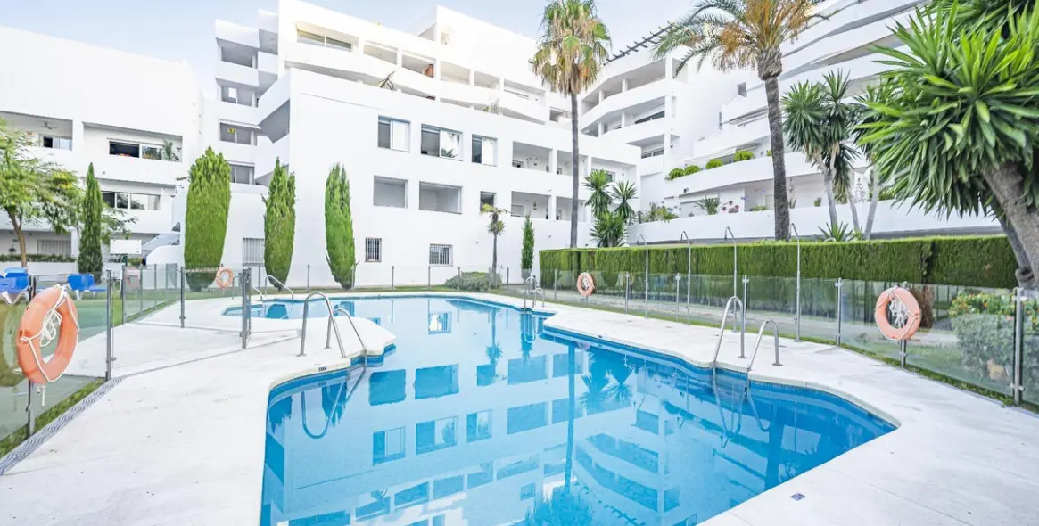 Long-term rent of ground floor apartment in Nueva Andalucía 1
