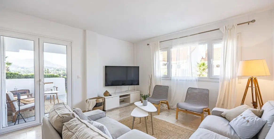 Long-term rent of ground floor apartment in Nueva Andalucía 2