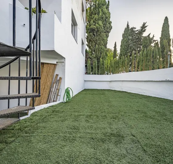 Long-term rent of ground floor apartment in Nueva Andalucía