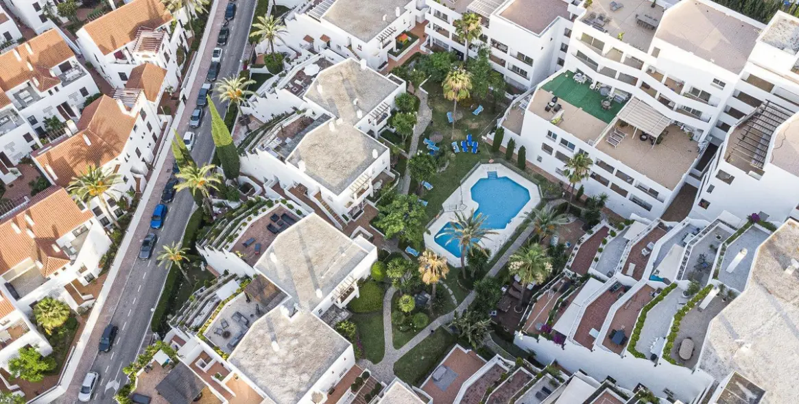 Long-term rent of ground floor apartment in Nueva Andalucía 24
