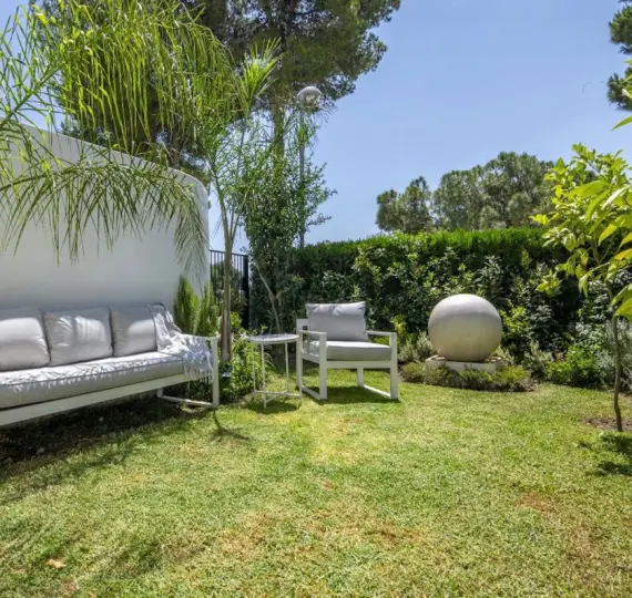 Long-term rent of townhouse in Nueva Andalucía